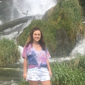 Meet your Posher, Chloe